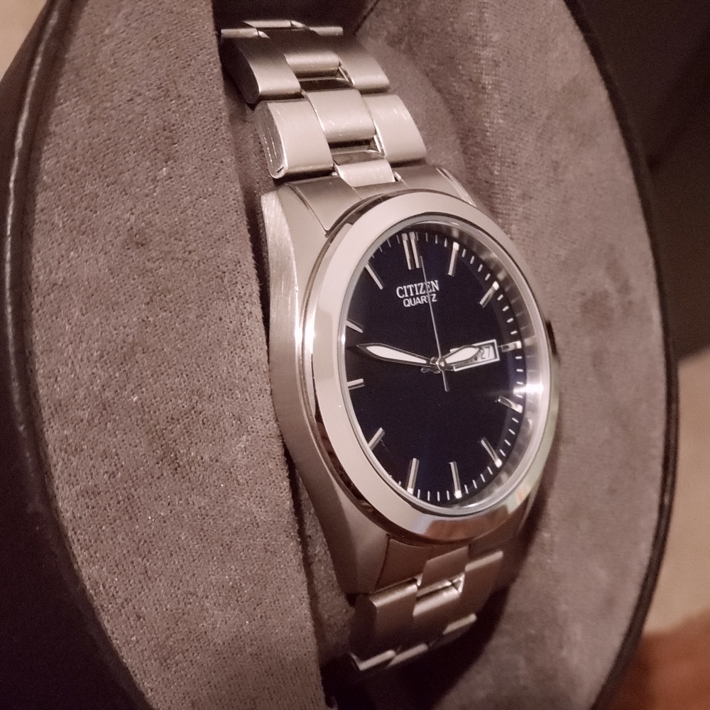 Citizen - Picture 3 of 6